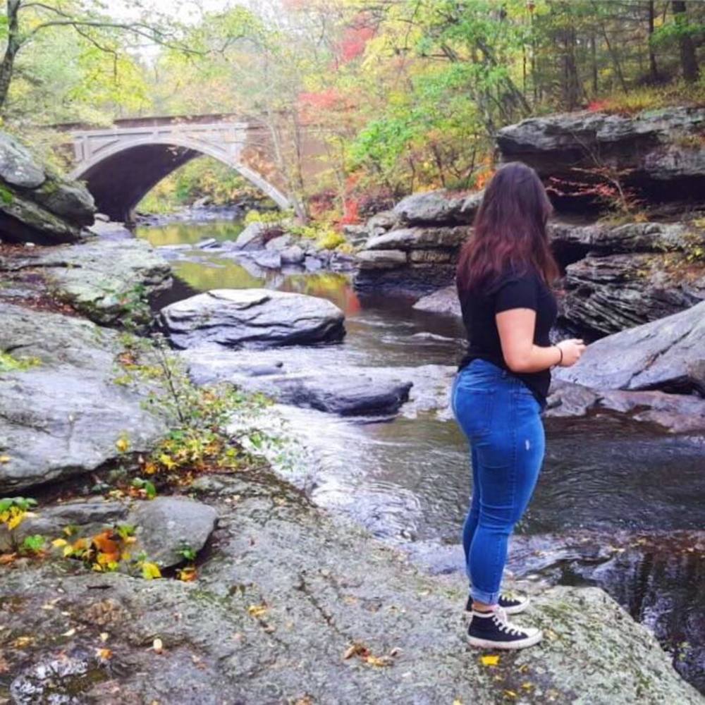 Meet your Posher, Ariana